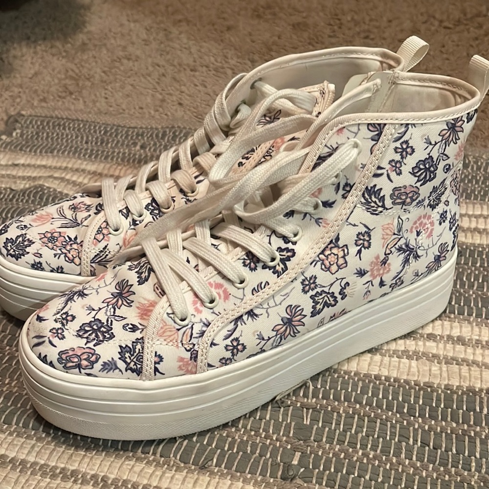 Floral platforms